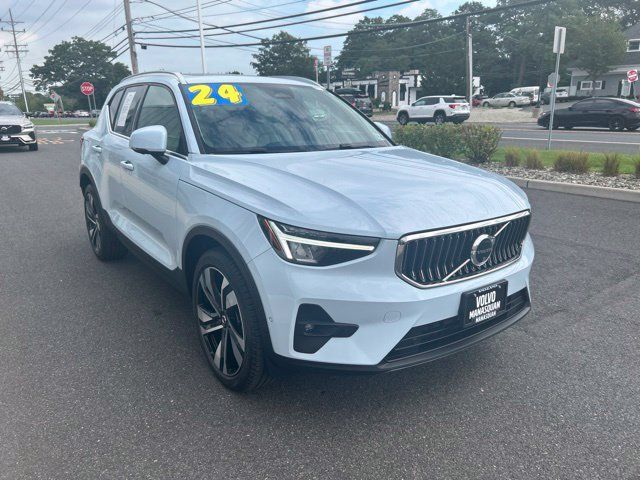 Used 2024 Volvo XC40 B5 Plus w/ Climate Package AWD/4WD image 6