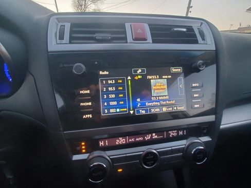 Used 2017 Subaru Outback 2.5i Premium image 19