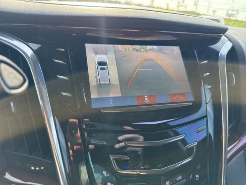 Used 2018 Cadillac Escalade ESV Luxury RWD image 18