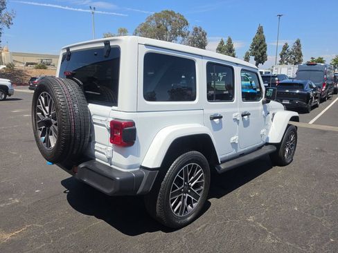 Certified 2023 Jeep Wrangler Unlimited Sahara w/ Cold Weather Group AWD/4WD image 2