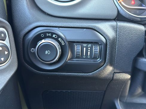 Used 2021 Jeep Wrangler Sport AWD/4WD image 24