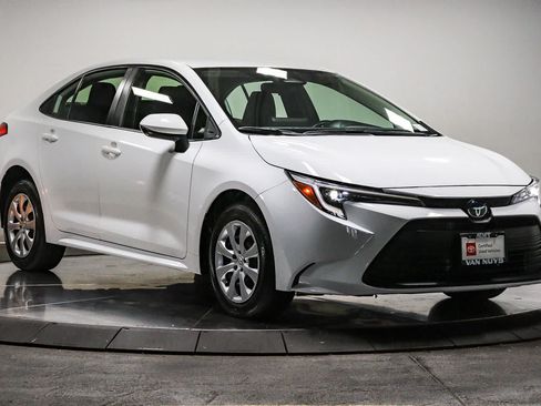 Certified 2023 Toyota Corolla LE FWD image 5