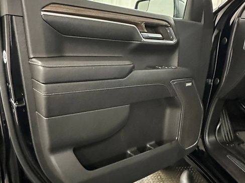Used 2023 Chevrolet Silverado 1500 RST w/ Redline Edition AWD/4WD image 8