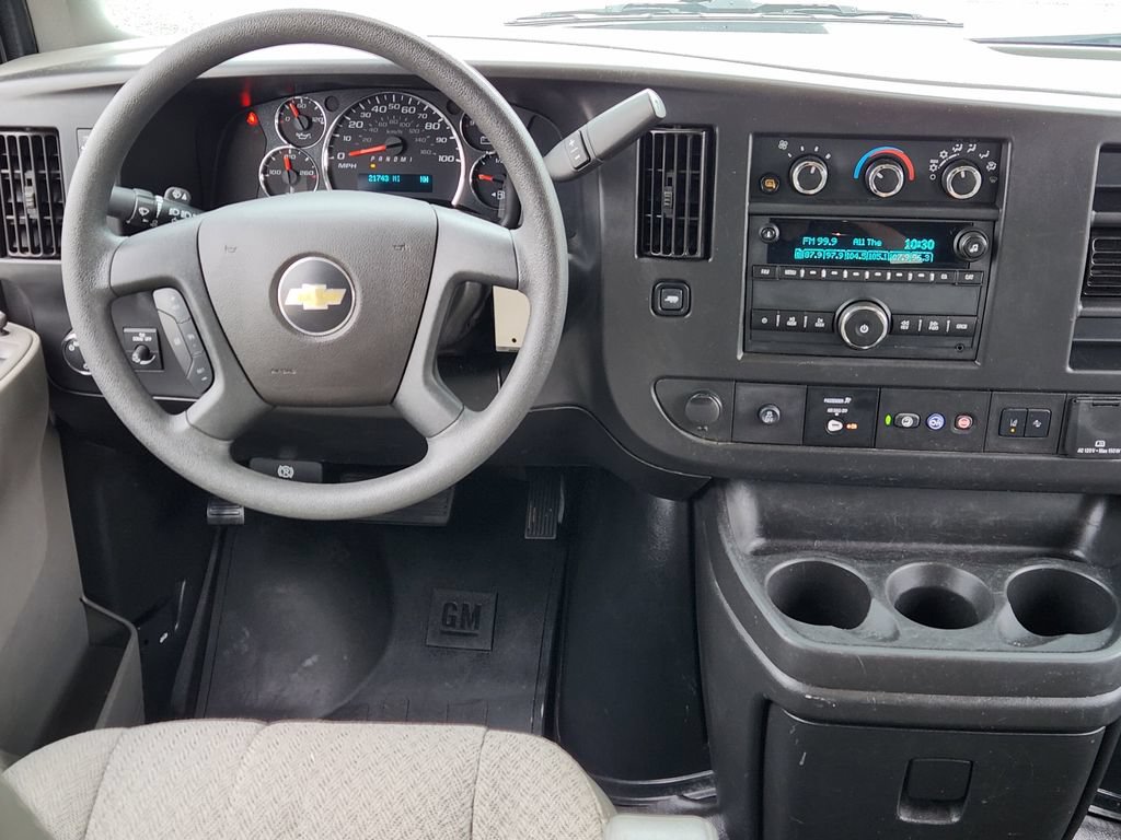 Used 2025 Chevrolet Express 2500 LT w/ LT Preferred Equipment Group RWD image 24