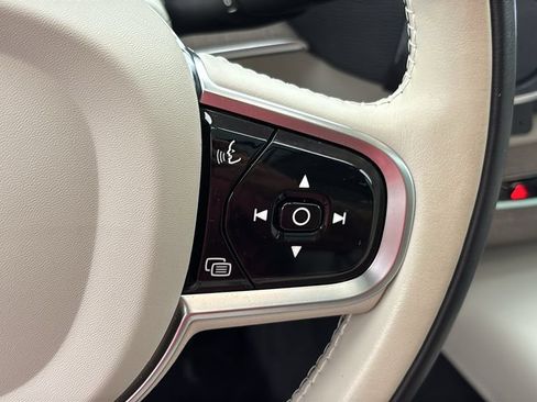 Certified 2024 Volvo XC90 T8 Plus w/ Protection Package Premier AWD/4WD image 17