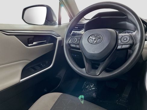 Used 2022 Toyota RAV4 XLE image 23