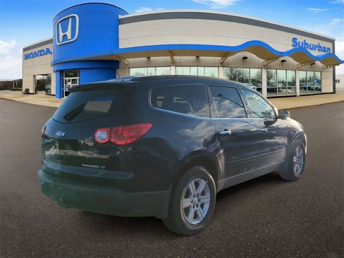 Used 2010 Chevrolet Traverse LT w/ Personal Connectivity Package image 8