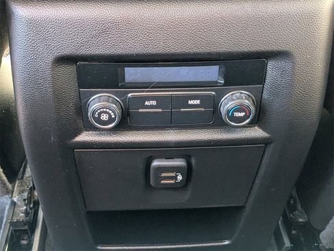 Used 2021 Chevrolet Traverse LS image 14