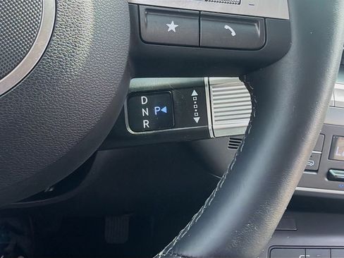 Used 2024 Hyundai Kona Limited FWD image 14