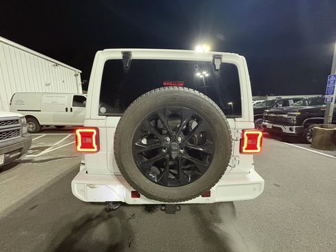 Used 2021 Jeep Wrangler Unlimited Sahara image 6