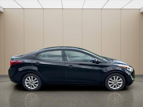Used 2016 Hyundai Elantra SE w/ Option Group 02 FWD image 13