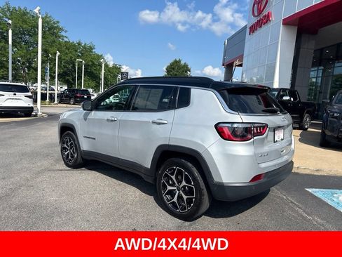 Used 2025 Jeep Compass Limited AWD/4WD image 5