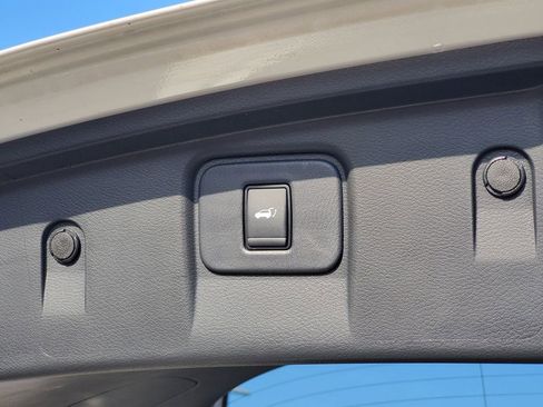 Used 2017 Nissan Murano Platinum w/ Platinum Technology Package image 10