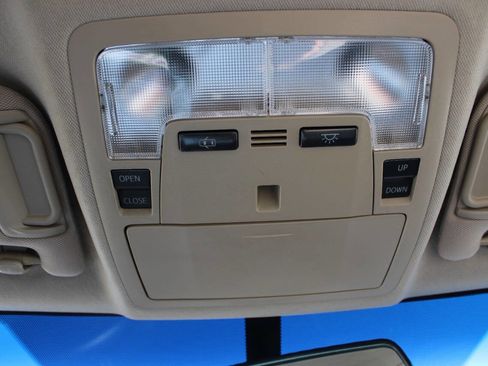 Used 2012 Toyota Camry XLE image 28