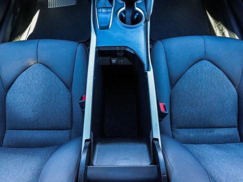 Used 2022 Toyota Camry LE image 29