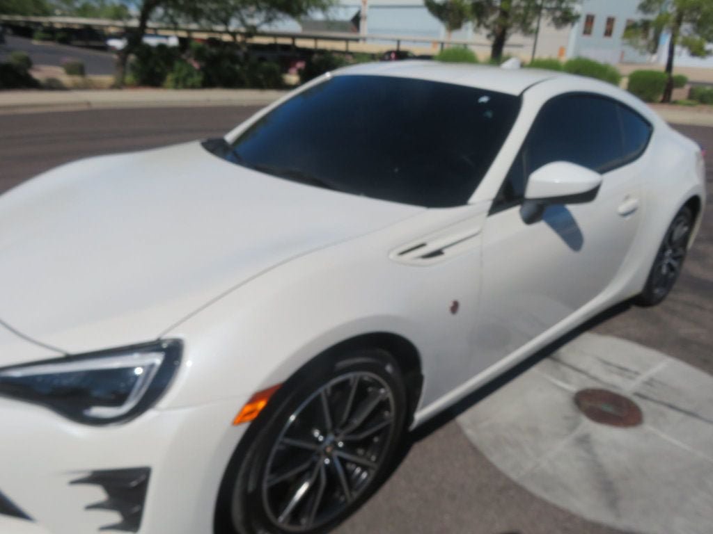 Used 2020 Toyota 86 RWD image 8