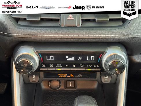 Used 2021 Toyota RAV4 XLE image 27