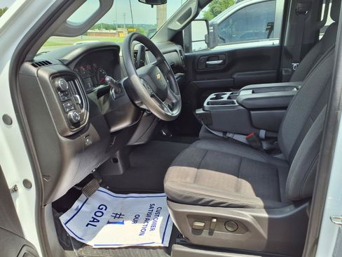 Used 2024 Chevrolet Silverado 2500 Custom w/ Custom Convenience Package AWD/4WD image 13