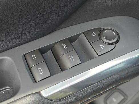 New 2026 Chevrolet Traverse LT FWD image 21