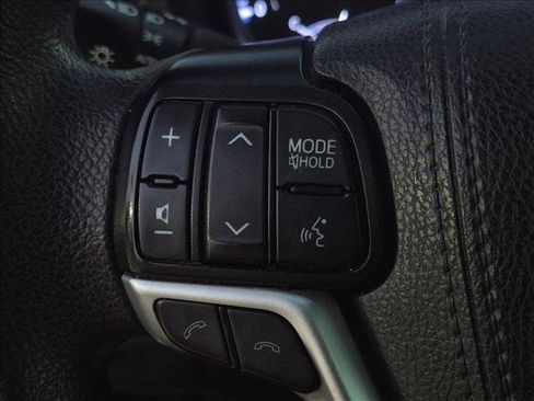 Used 2019 Toyota Highlander LE FWD image 13