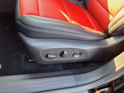 New 2025 Chevrolet Equinox EV RS image 9