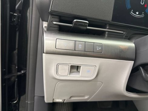 Used 2024 Hyundai Kona SEL FWD image 24