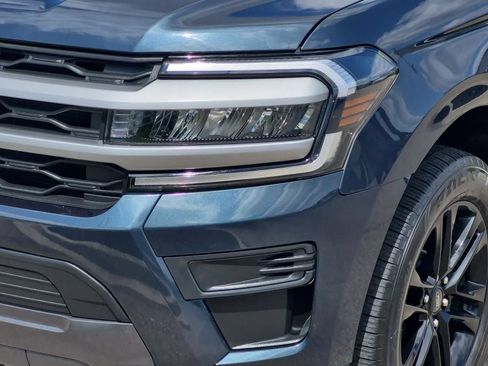 Used 2022 Ford Expedition XLT RWD image 11