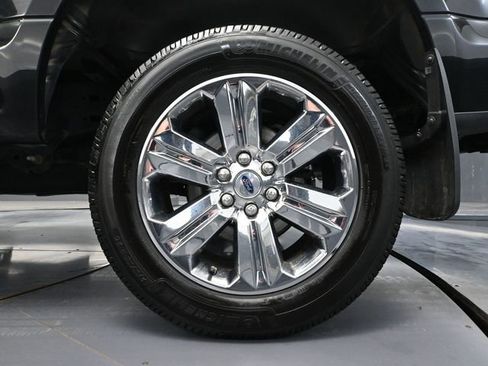 Used 2019 Ford F150 XLT w/ Equipment Group 302A Luxury image 16