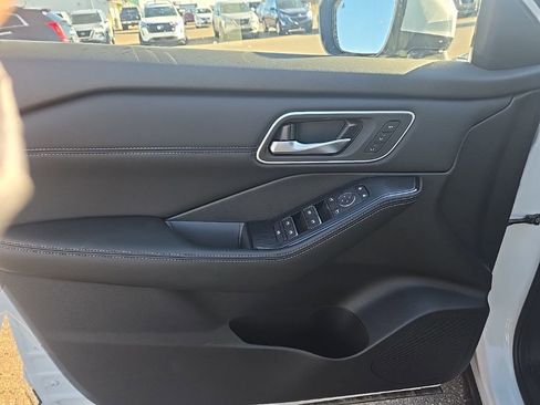 New 2026 Nissan Rogue Platinum w/ Platinum Premium Package image 12