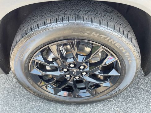 Used 2024 Chevrolet Traverse LT w/ Midnight/Sport Edition FWD image 7