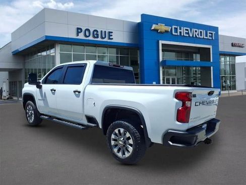 Used 2024 Chevrolet Silverado 2500 Custom w/ Custom Value Package image 3