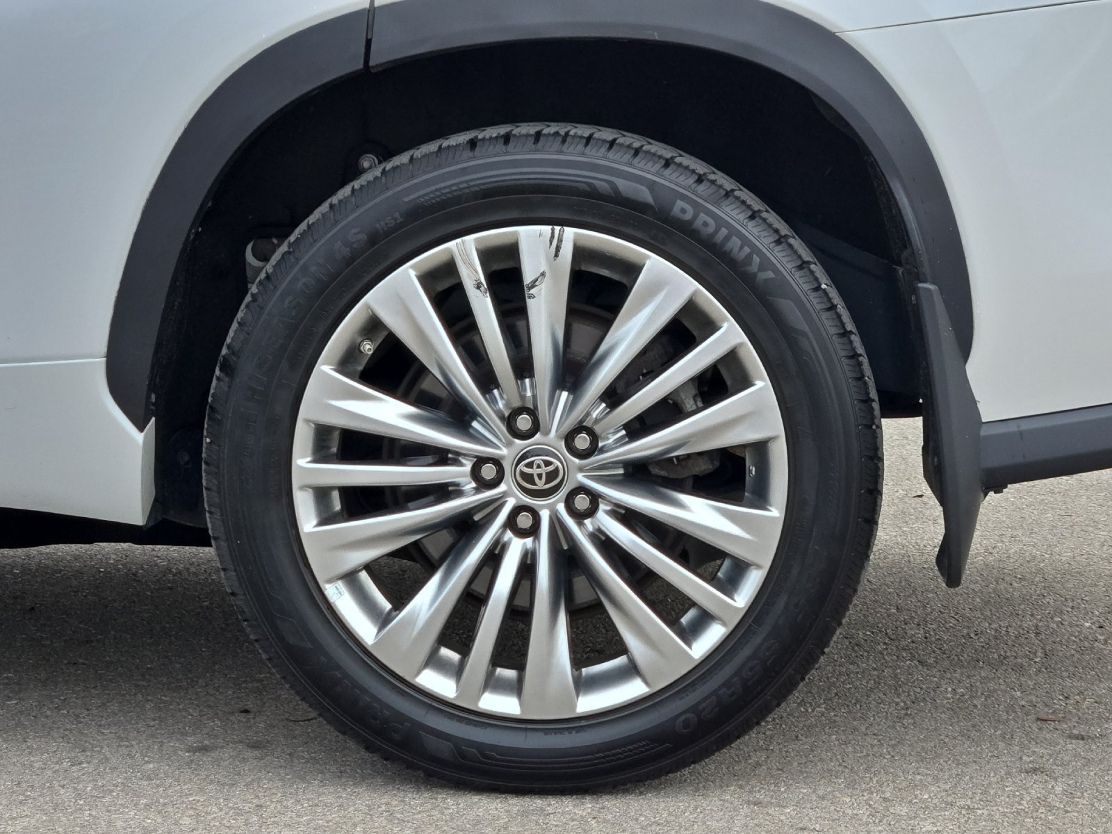 Used 2023 Toyota Highlander Platinum FWD image 26