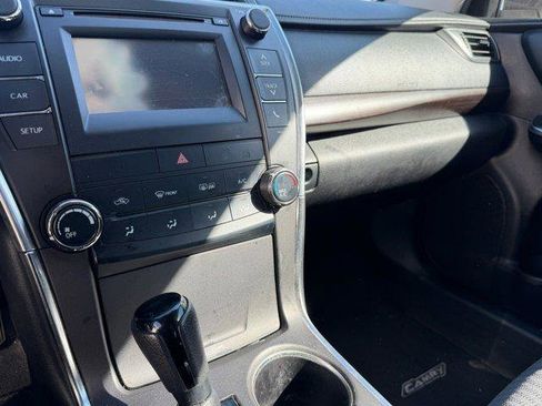 Used 2016 Toyota Camry LE image 9