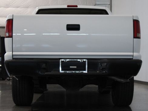 Used 1998 Chevrolet S10 Pickup 2WD Regular Cab image 35