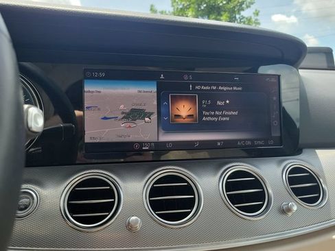 Used 2019 Mercedes-Benz E 300 4MATIC image 19