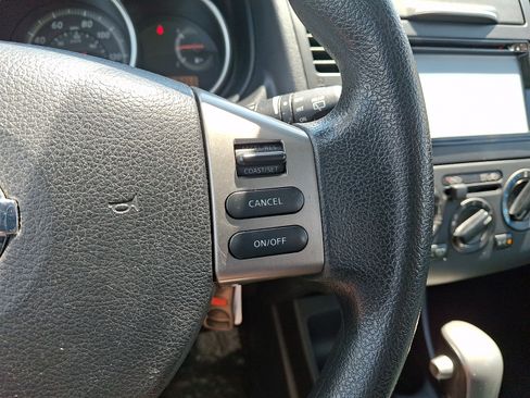 Used 2012 Nissan Versa Hatchback FWD image 20