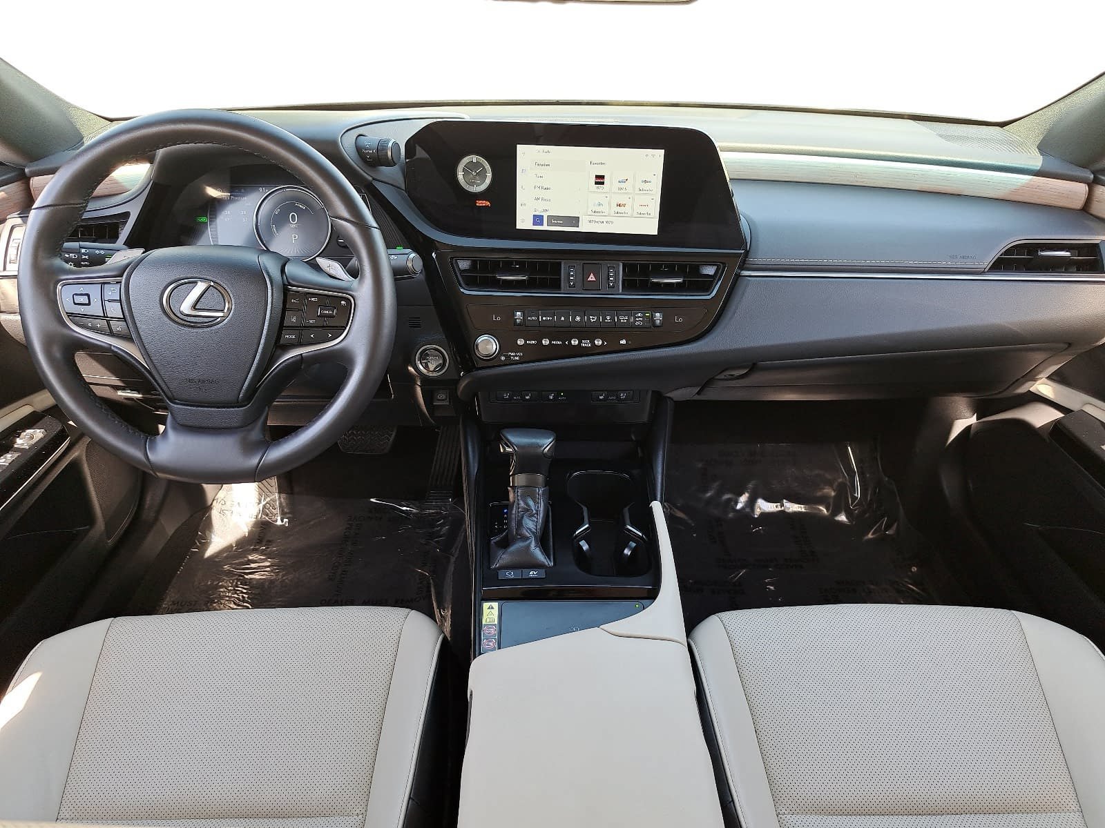 Used 2024 Lexus ES 300h w/ Premium Package FWD image 9
