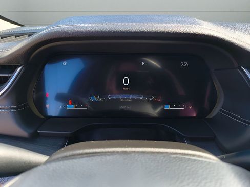 Used 2022 Jeep Grand Cherokee Limited image 23