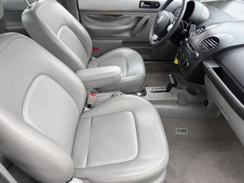 Used 2000 Volkswagen Beetle GLS image 9