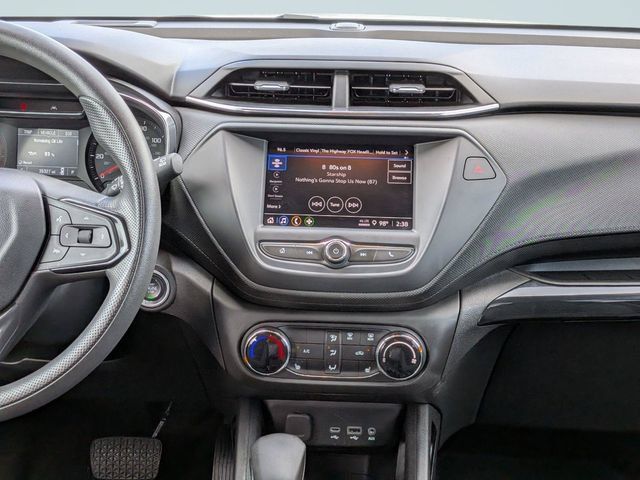 Used 2023 Chevrolet TrailBlazer LT FWD image 17