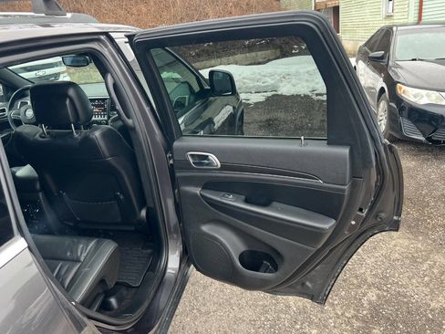 Used 2018 Jeep Grand Cherokee Limited image 30