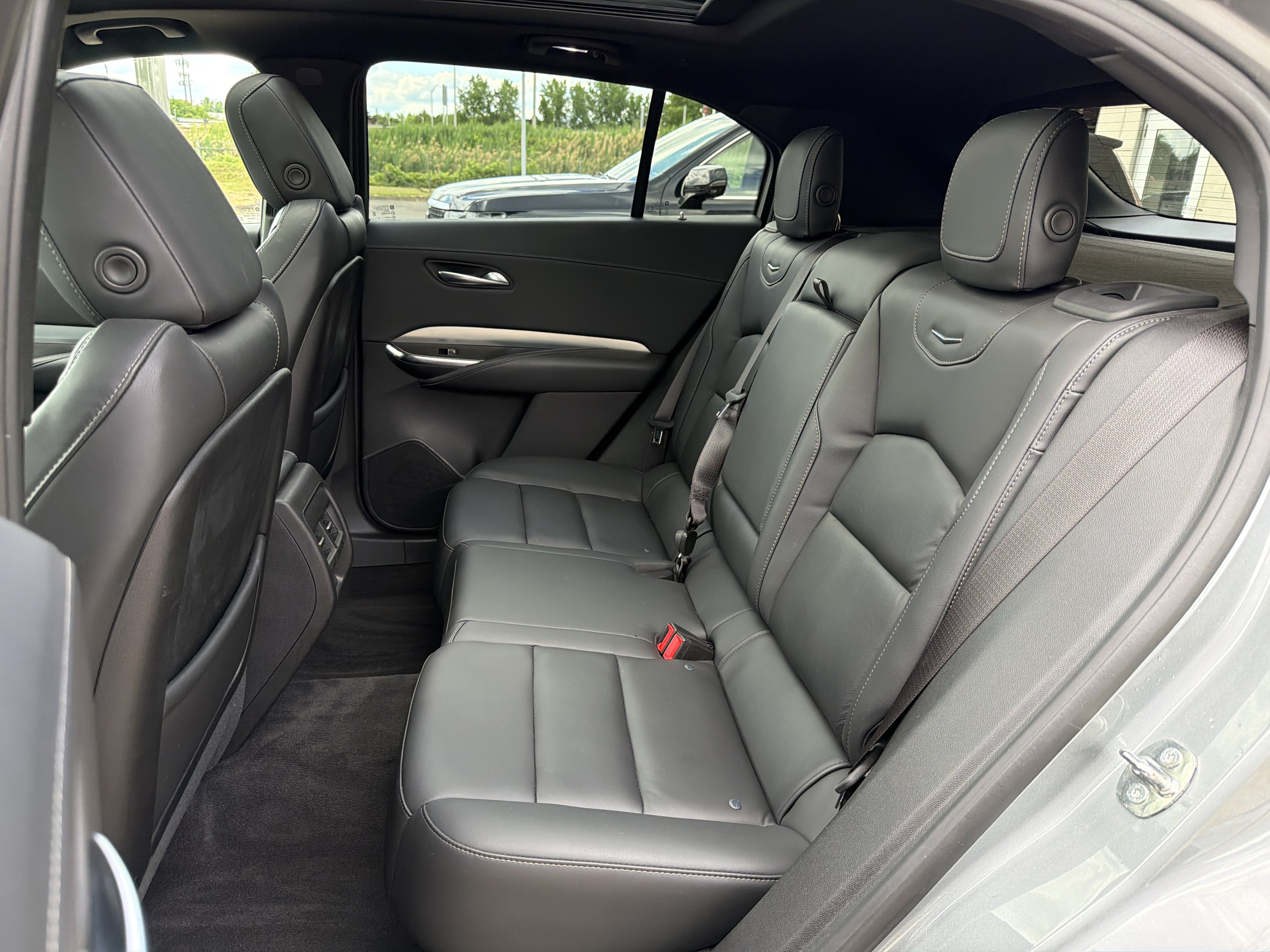 Used 2023 Cadillac XT4 Premium Luxury w/ Cold Weather Package AWD/4WD image 29