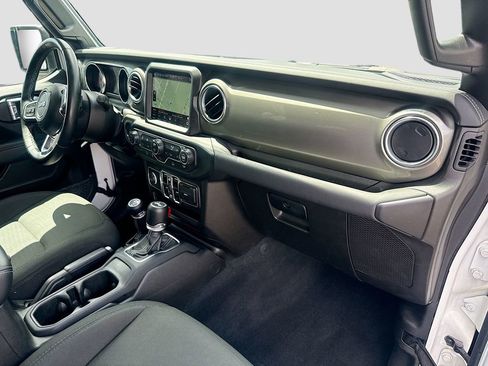 Used 2022 Jeep Wrangler Unlimited Sahara w/ LED Lighting Group AWD/4WD image 34