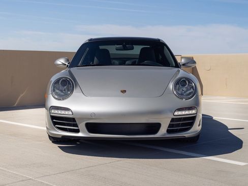 Used 2010 Porsche 911 Targa 4S AWD/4WD image 2