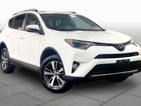 Used 2018 Toyota RAV4 XLE AWD/4WD image 3