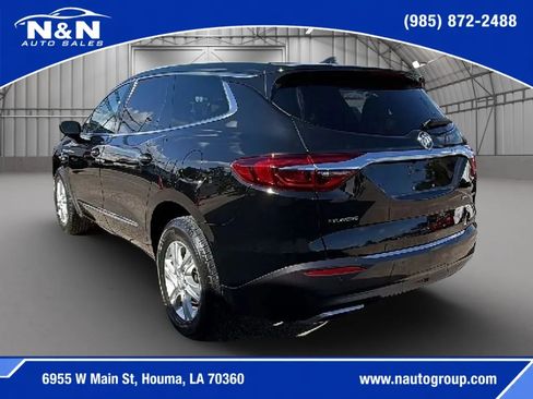 Used 2018 Buick Enclave Essence FWD image 3
