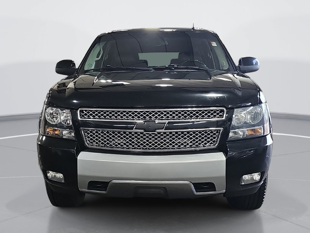 Used 2010 Chevrolet Suburban LT w/ Luxury Package AWD/4WD image 10