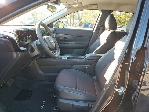 New 2026 Nissan Kicks SR w/ Cold Weather Package image 12
