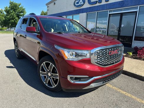 Used 2018 GMC Acadia Denali w/ Technology Package FWD image 2