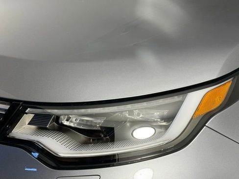 New 2026 Land Rover Discovery Limited Edition image 12